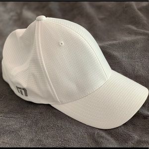 White TravisMatthew L-XL Hat